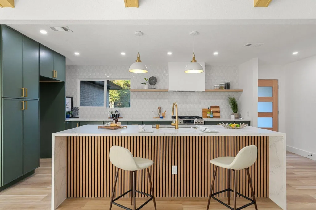 Modern kitchen renovation in Tacoma with custom cabinets by Kitchen Remodeling Tacoma WA